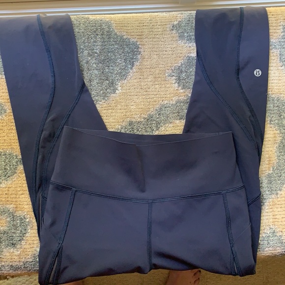 LULU LEMON SIZE 6 Navy Blue ❌SOLD❌ - Picture 3 of 12